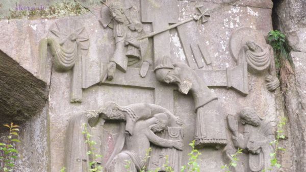 Externsteine im Teutoburger Wald - Relief der Kreuzabnahme Jesu
2018 - Tour Paderborn ...
