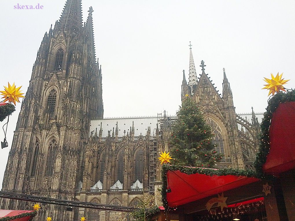 Köln - Kölner Dom mit Weihnachtsmarkt
IMG_20131127_134117_dom_18x13.jpg
