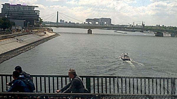 Köln - Blick von Hohenzollernbruecke aus Zug - Rhein-Boulevard im Bau - Deutzer Brücke - Severinsbrücke - Kranhäuser
2014
