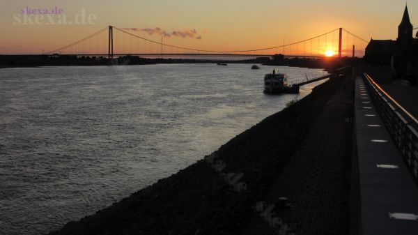 2018 Radtour Emmerich - Die "Golden Gate vom Niederrhein" bei Sonnenuntergang
