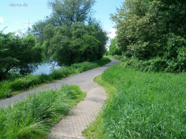 Troisdorf - Sieg-Radweg auf Höhe der Eisenbahnbrücke an der Mendenerstrasse
2013
